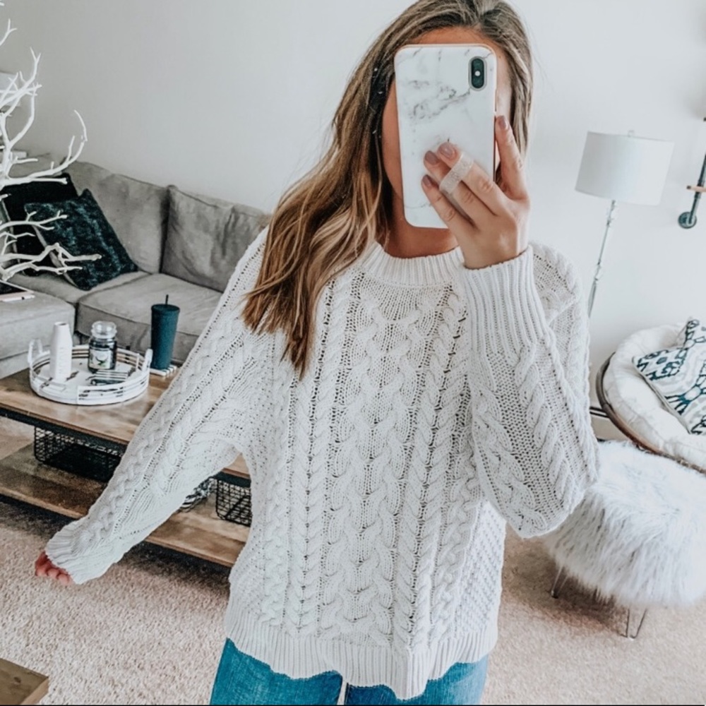 aerie - white cable knit crew neck sweater